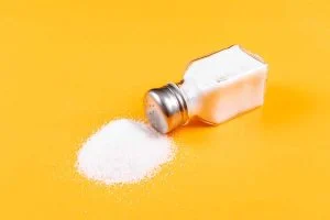تفاوت نگاه سنتی و مدرن به نمک